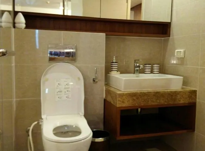 S39- 1 Bedroom Downtown With Balcony And Pool *