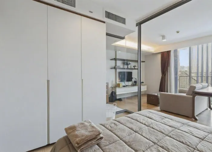S39- 1 Bedroom Downtown With Balcony And Pool Bangkok