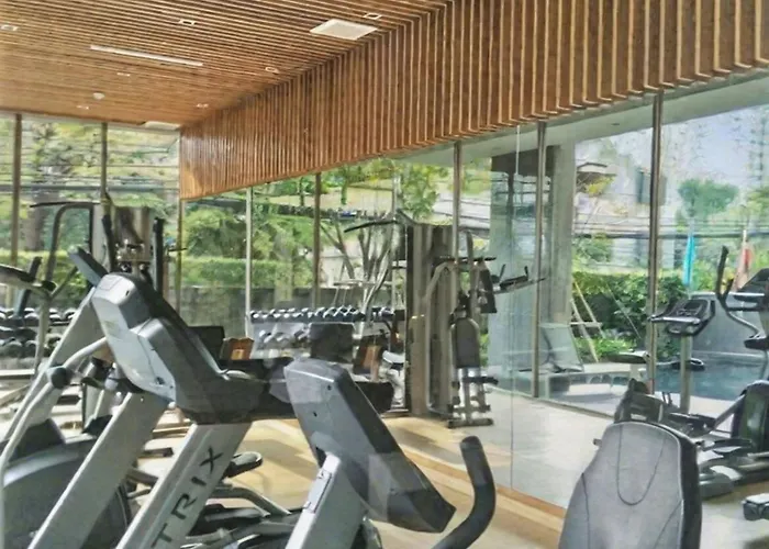 S39- 1 Bedroom Downtown With Balcony And Pool *